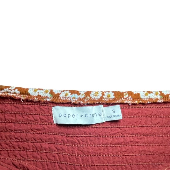Paper Crane Burgundy/ Burnt Orange Fall Floral Blouse Size Small - Picture 2 of 3